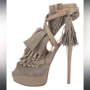 ISO👠🎀 Christian Louboutin 
Suede Grommet Misfit 150